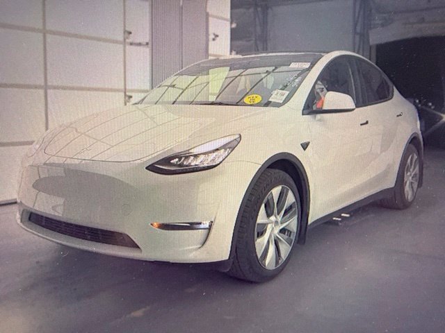 Used 2023 Tesla Model Y Long Range AWD/4WD image 2