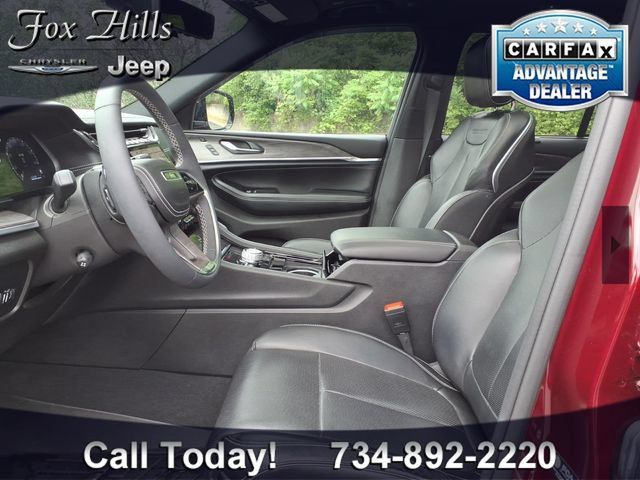 Certified 2023 Jeep Grand Cherokee Overland w/ Luxury Tech Group IV AWD/4WD image 16