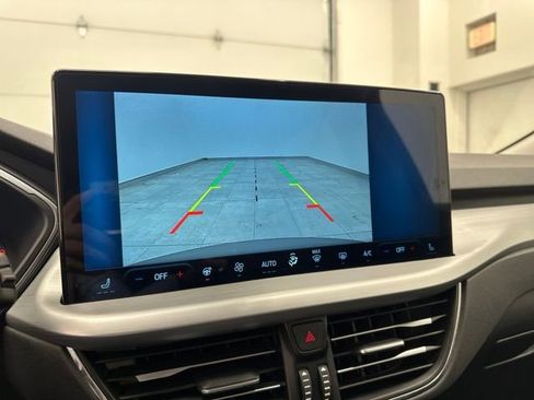 Certified 2025 Ford Escape Platinum image 34