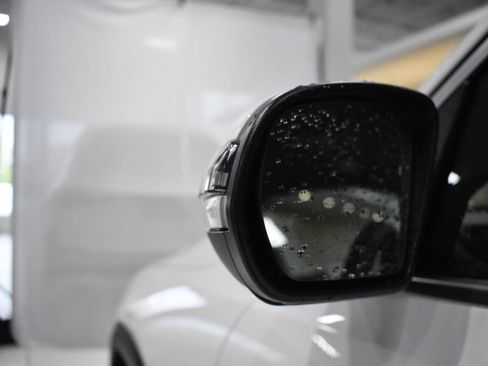 Certified 2024 Mercedes-Benz GLB 250 4MATIC image 17