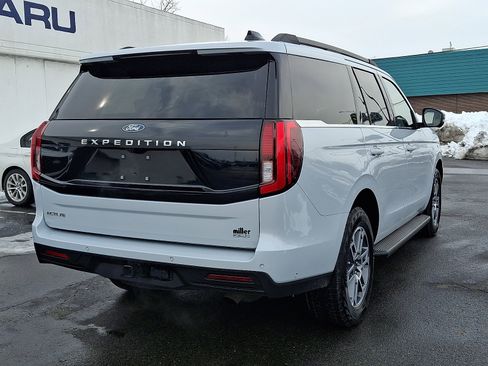 Used 2025 Ford Expedition Active image 6