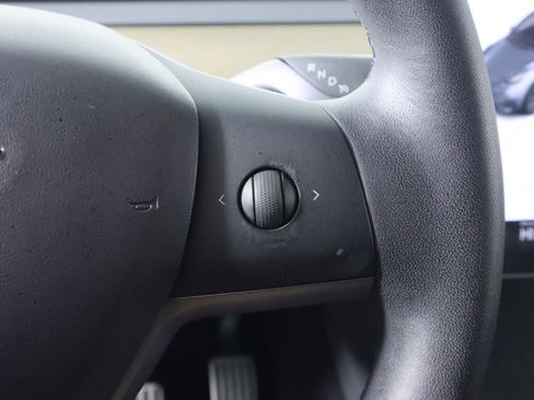 Used 2020 Tesla Model Y Long Range image 12