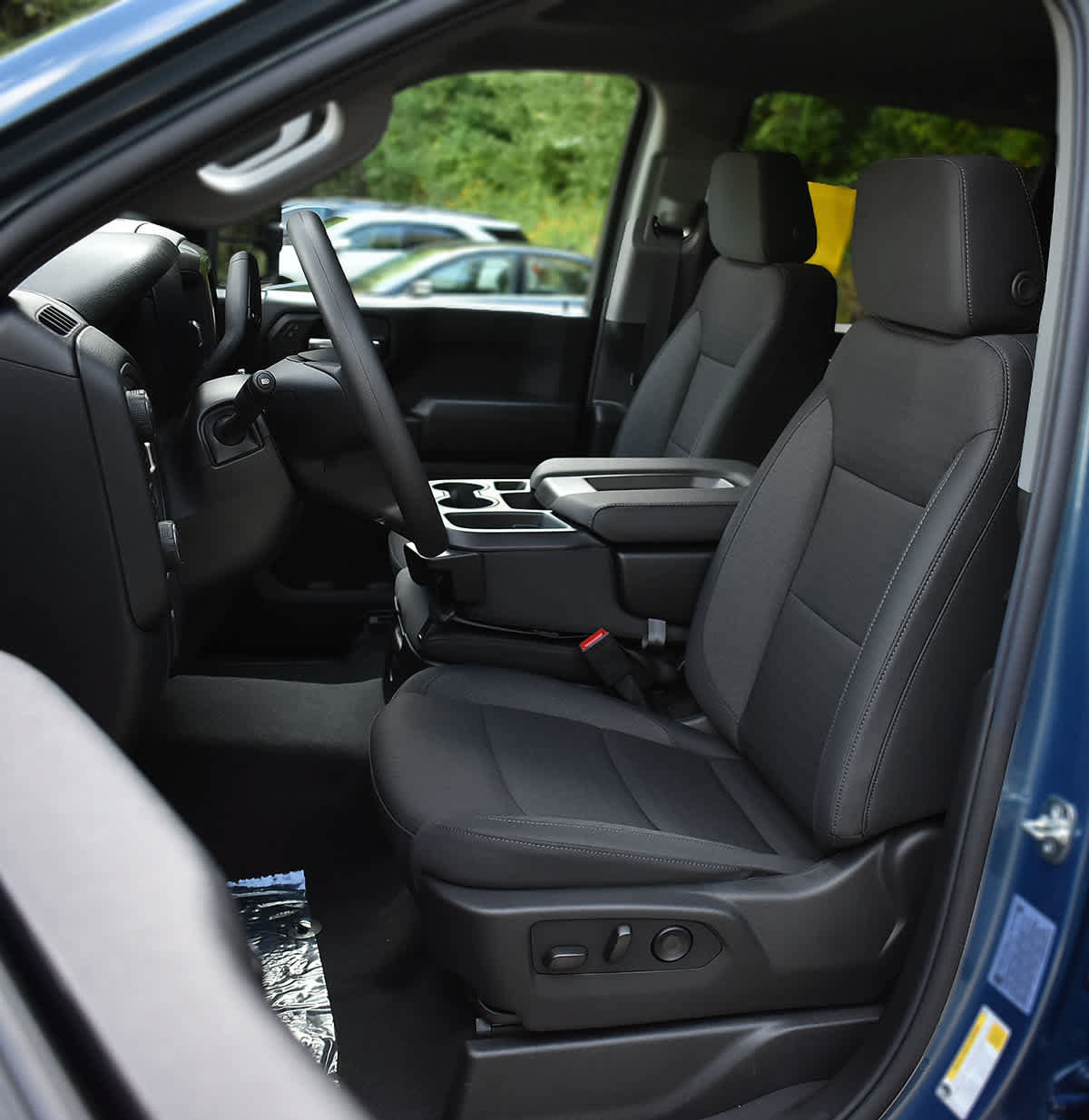 New 2026 Chevrolet Silverado 2500 Custom w/ Custom Value Package AWD/4WD image 9