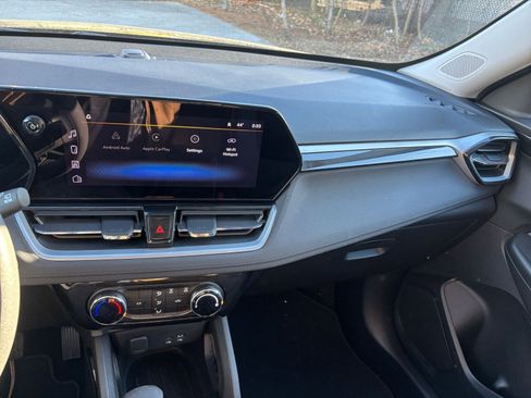 Used 2025 Chevrolet TrailBlazer LT image 33