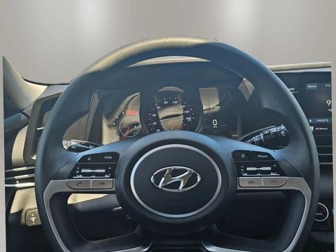 Used 2023 Hyundai Elantra SEL w/ Preferred Accessory Package FWD image 12