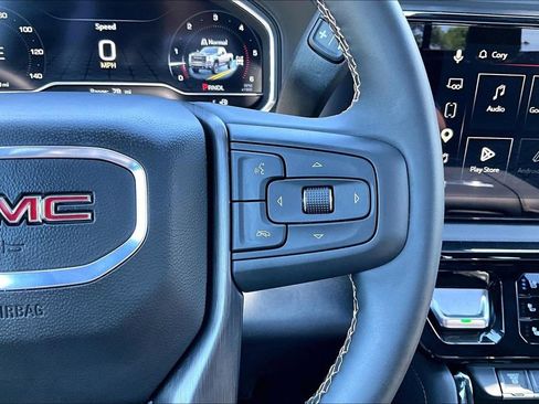Used 2025 GMC Sierra 2500 AT4 w/ AT4 Premium Plus Package AWD/4WD image 18