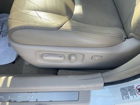 Used 2011 Toyota Avalon FWD image 26