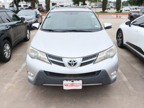 Used 2014 Toyota RAV4 XLE FWD image 3