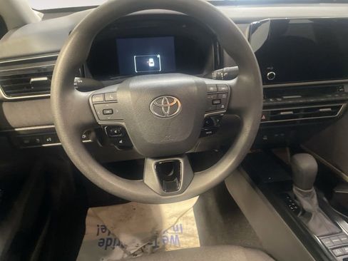 Used 2025 Toyota Camry LE image 12