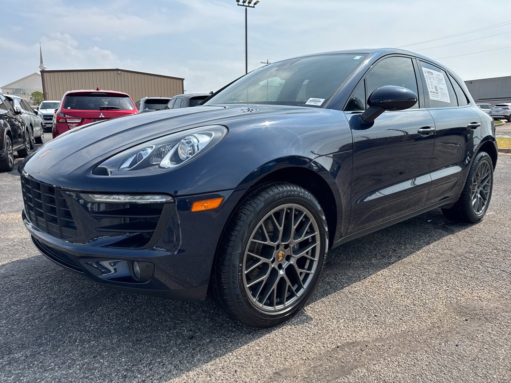 Used 2018 Porsche Macan Sport Edition AWD/4WD image 3