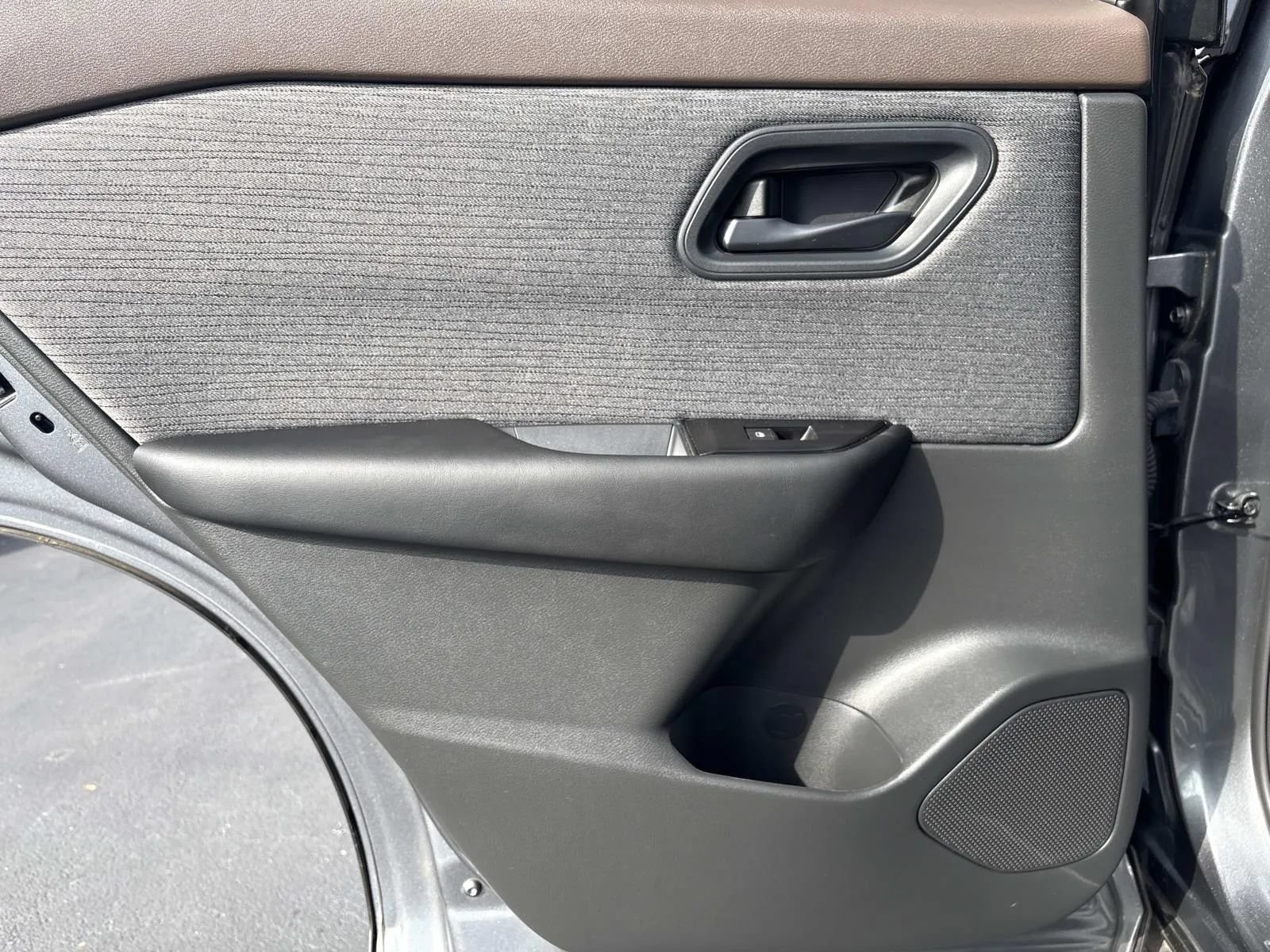 Used 2023 Nissan Rogue S FWD image 16