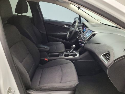 Used 2017 Chevrolet Cruze LT image 21