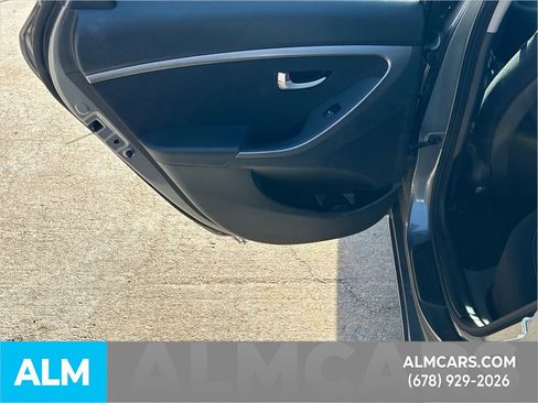 Used 2016 Hyundai Elantra GT image 17