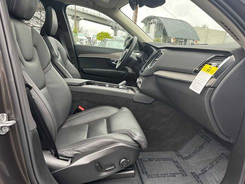 Used 2025 Volvo XC90 B6 Ultra w/ Protection Package Premier image 10