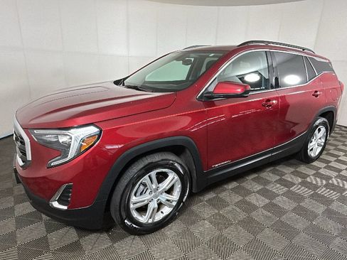 Used 2019 GMC Terrain SLE w/ Driver Convenience Package FWD image 8