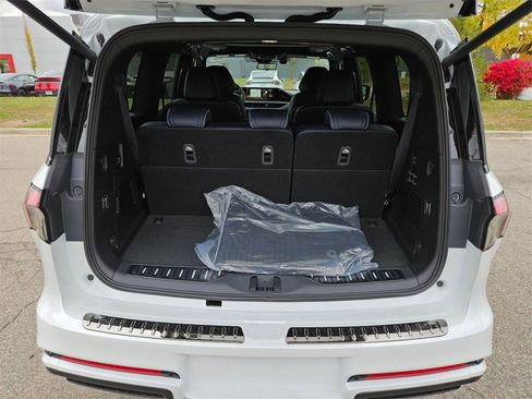 New 2026 INFINITI QX80 SPORT image 30