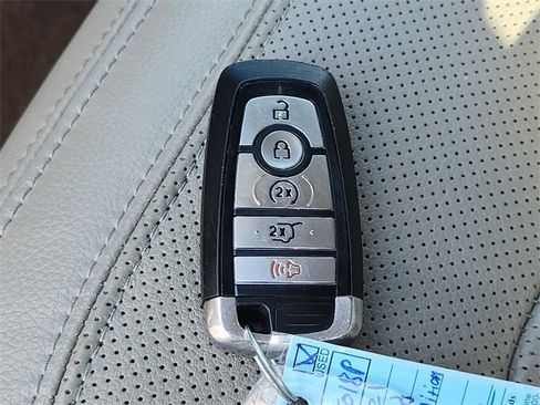 Used 2021 Ford Expedition Limited image 21