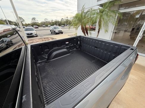 Used 2025 GMC Sierra 1500 SLT image 27