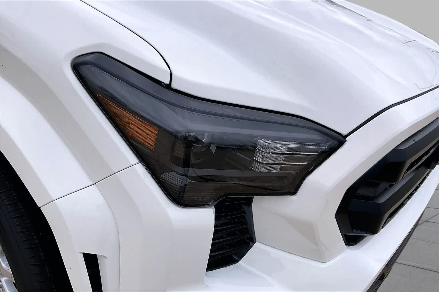 Certified 2026 Toyota Tacoma SR5 AWD/4WD image 13