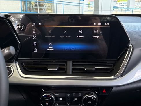New 2026 Chevrolet Trax LT w/ LT Convenience Package FWD image 18