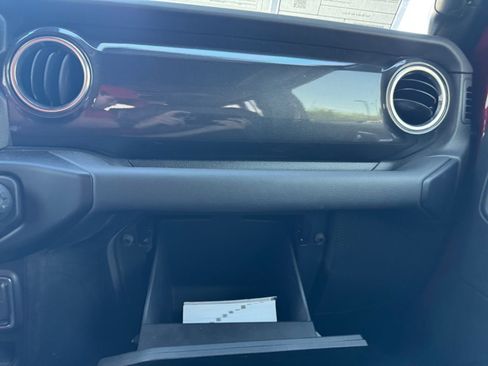Used 2021 Jeep Wrangler Unlimited Sahara AWD/4WD image 24