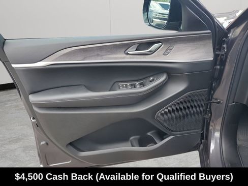 New 2025 Jeep Grand Cherokee L Limited w/ Luxury Tech Group II RWD image 75