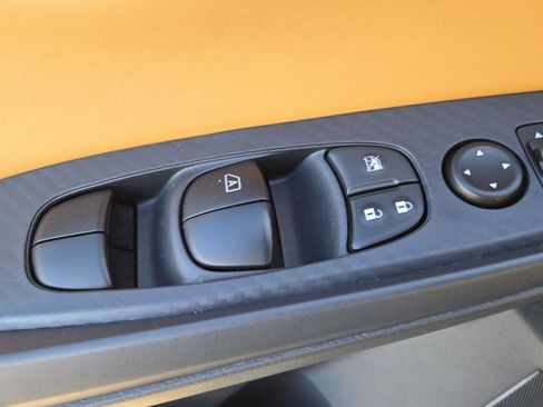 Used 2025 Nissan Sentra SV w/ SV Premium Package image 25