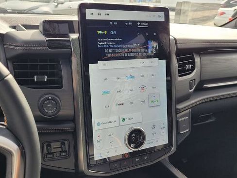 New 2024 Ford Expedition Platinum image 20