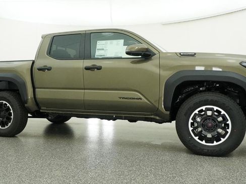 New 2026 Toyota Tacoma TRD Off-Road AWD/4WD image 11
