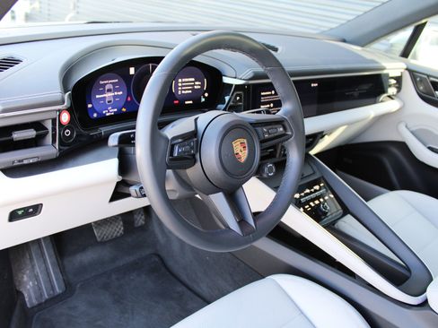 Certified 2024 Porsche Macan 4 Electric image 4