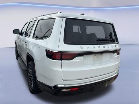 Used 2024 Jeep Wagoneer Series II w/ Flexible Seating Group RWD image 6