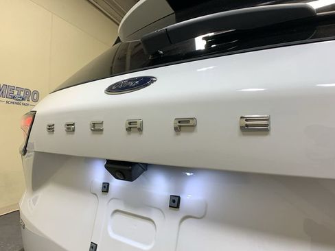 Used 2022 Ford Escape SE w/ Convenience Package image 16