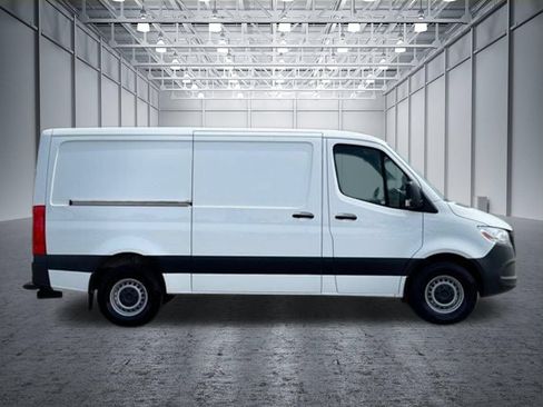 Used 2021 Mercedes-Benz Sprinter 2500 image 5