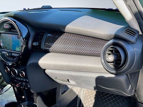 Used 2016 MINI Cooper S image 26