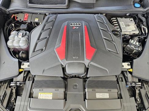 New 2025 Audi RS Q8 performance image 8