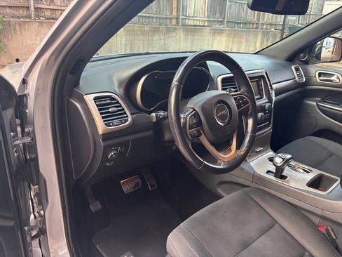 Used 2015 Jeep Grand Cherokee Laredo AWD/4WD image 16