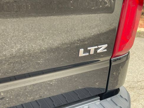 Used 2023 Chevrolet Silverado 1500 LTZ AWD/4WD image 31