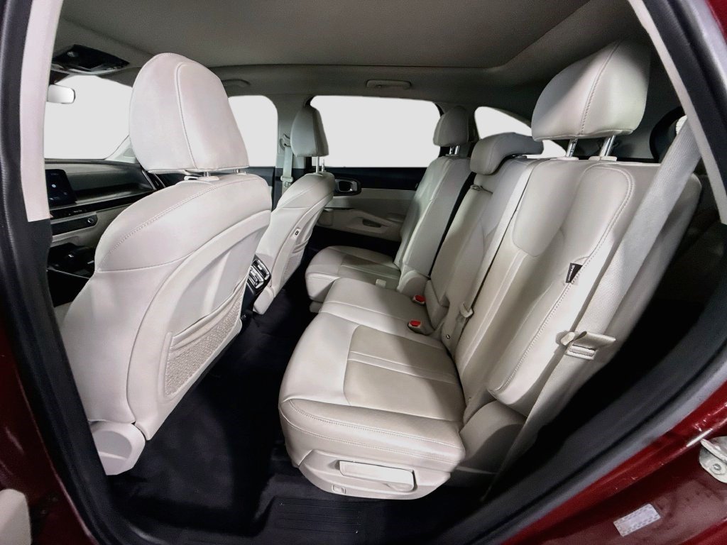 Used 2025 Kia Sorento S w/ Panoramic Sunroof Package FWD image 24