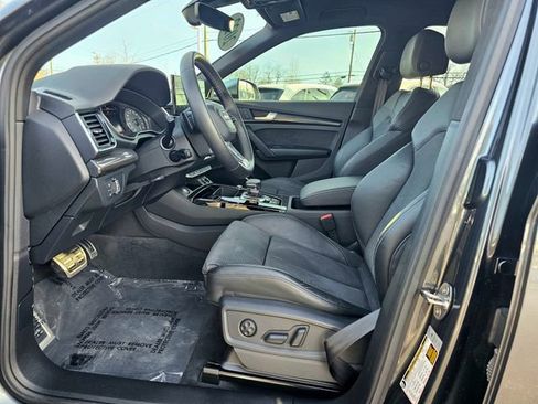 Used 2022 Audi SQ5 Premium image 18