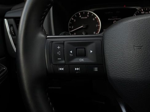 Used 2025 Nissan Rogue SV AWD/4WD image 33