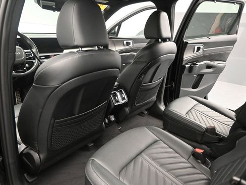 Certified 2025 Kia Sorento SX Prestige AWD/4WD image 17