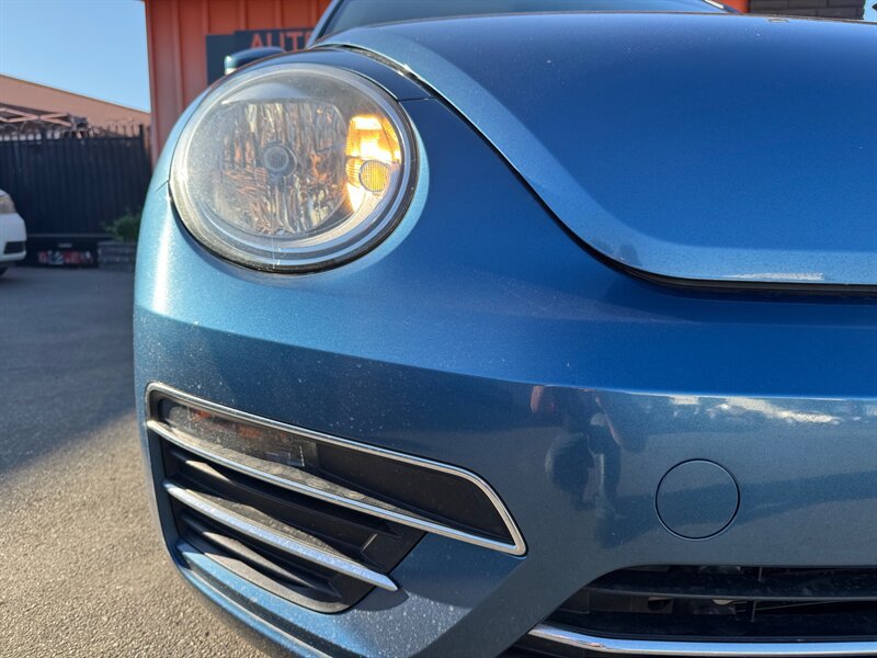 Used 2019 Volkswagen Beetle 2.0T SE FWD image 4
