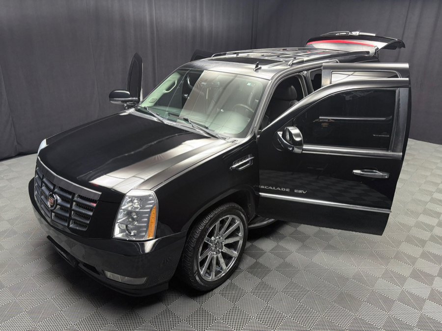 Used 2013 Cadillac Escalade ESV Luxury AWD/4WD image 18