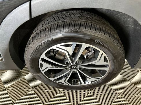 Used 2019 Hyundai Santa Fe Limited image 10