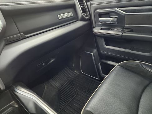 Used 2023 RAM 3500 Laramie w/ Night Edition image 13