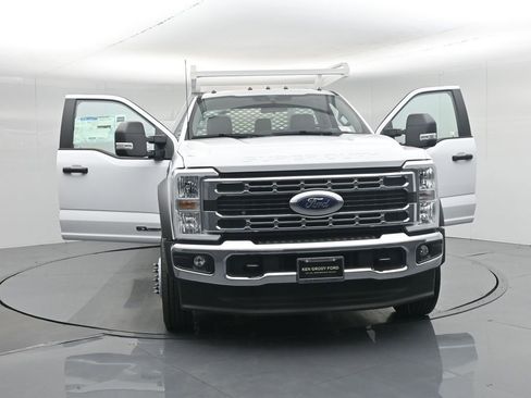 New 2025 Ford F550 2WD Regular Cab Super Duty image 34
