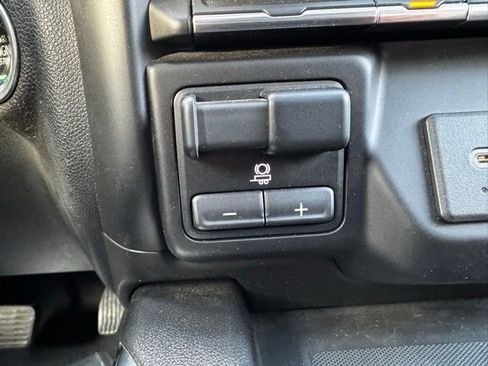 Used 2020 GMC Sierra 1500 SLT w/ SLT Convenience Package image 16