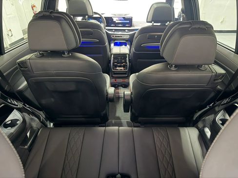 Used 2024 BMW X7 xDrive40i w/ M Sport Package image 20