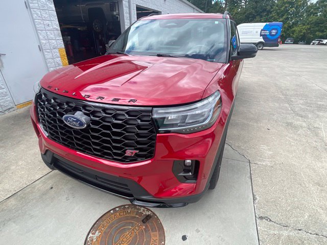 Used 2025 Ford Explorer ST AWD/4WD image 7