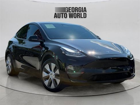 Used 2023 Tesla Model Y Long Range AWD/4WD image 2